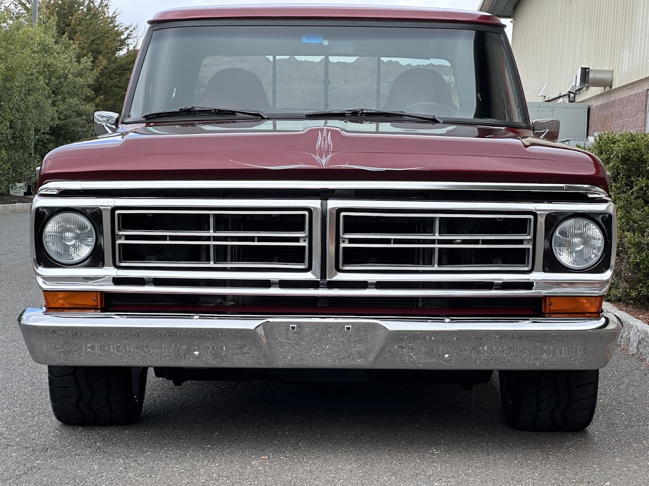 Ford F-100 Pickup